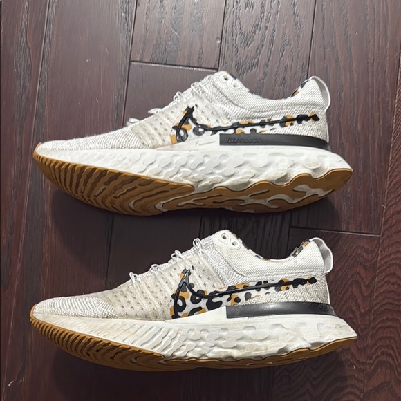 Nike Infinity W 7.5 Animal Print Athletic Shoes - Picture 5 of 11